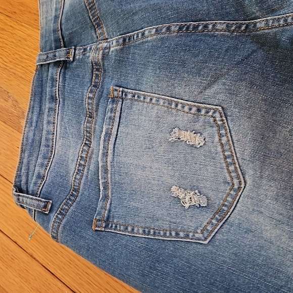 Blue Distressed Patchwork Jeans, Sz Med Stretch, Floral, Animal Print, NWOT! - Picture 12 of 14